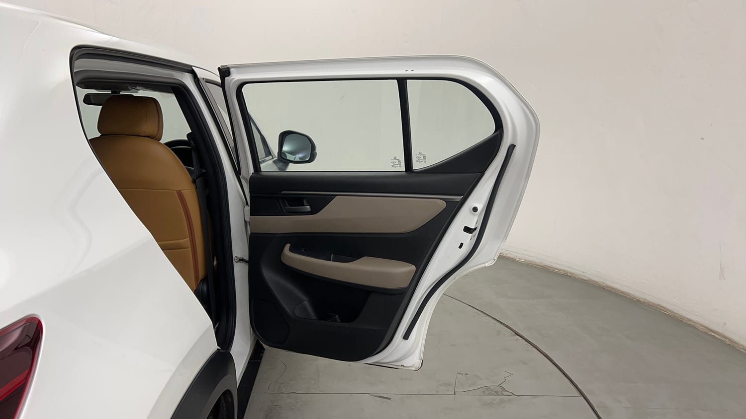 Used 2025 Honda Elevate V CVT Petrol Automatic interior RIGHT REAR DOOR OPEN VIEW