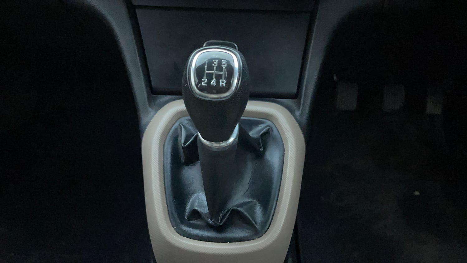 Used 2016 Hyundai Xcent S 1.2 Petrol Manual interior GEAR  KNOB VIEW