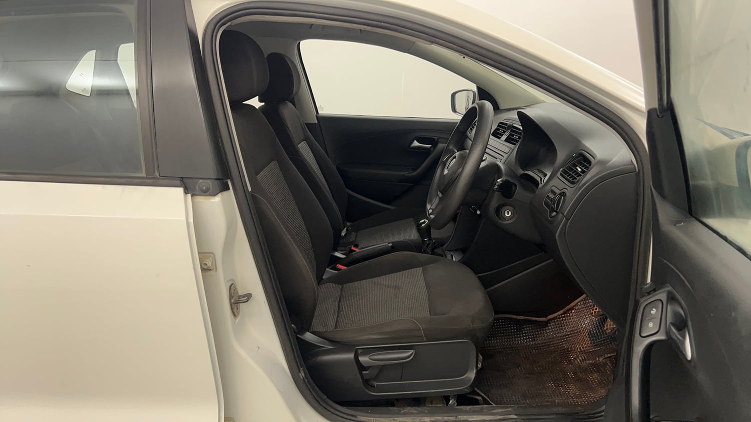 Used 2015 Volkswagen Polo Comfortline 1.5L (D) Diesel Manual interior RIGHT SIDE FRONT DOOR CABIN VIEW