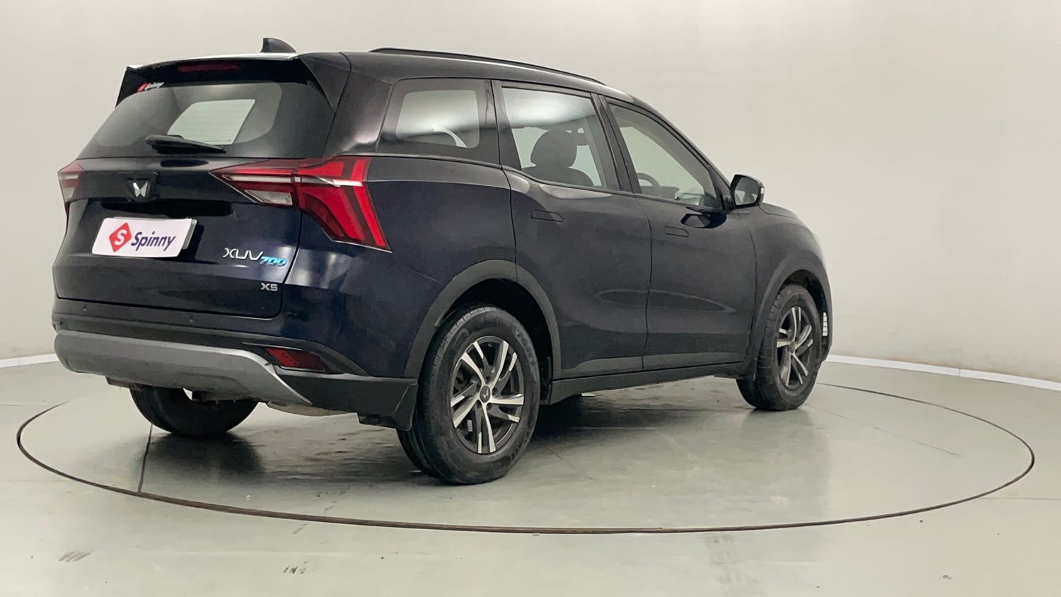 Used 2022 Mahindra XUV700 AX 5 Petrol AT 5 STR Petrol Automatic exterior RIGHT REAR CORNER VIEW