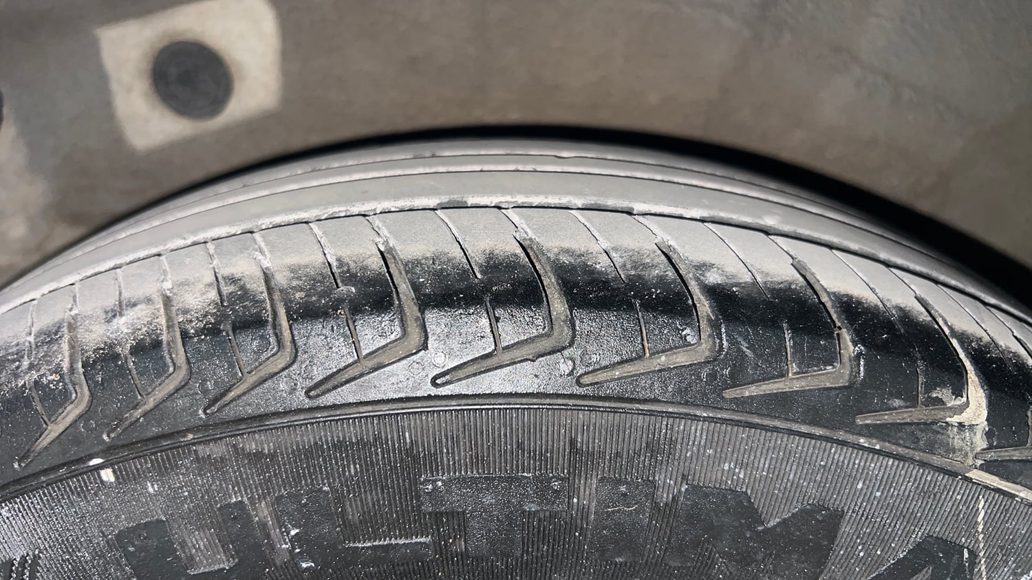 Used 2013 Hyundai i10 Sportz 1.2 Kappa2 Petrol Manual tyres RIGHT REAR TYRE TREAD VIEW