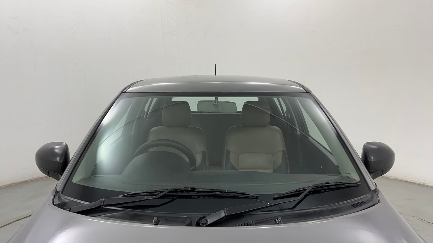 Used 2014 Maruti Suzuki Swift LXi Petrol Manual exterior FRONT WINDSHIELD VIEW