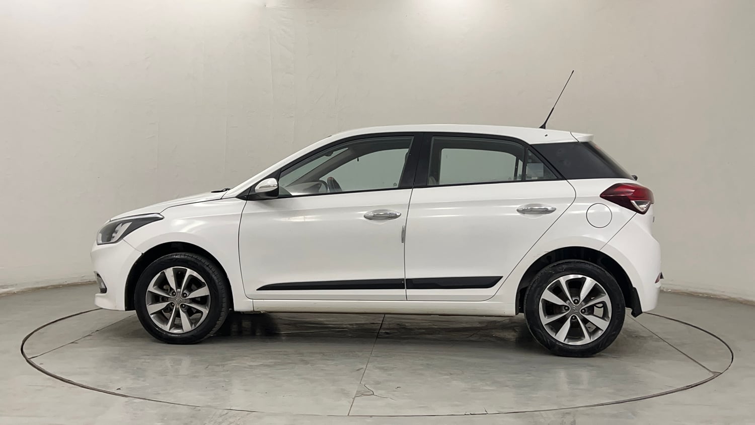 Used 2015 Hyundai Elite i20 Asta 1.2 Petrol Manual exterior LEFT SIDE VIEW