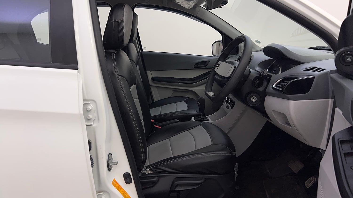 Used 2025 Tata Tiago XTA Petrol Automatic interior RIGHT SIDE FRONT DOOR CABIN VIEW