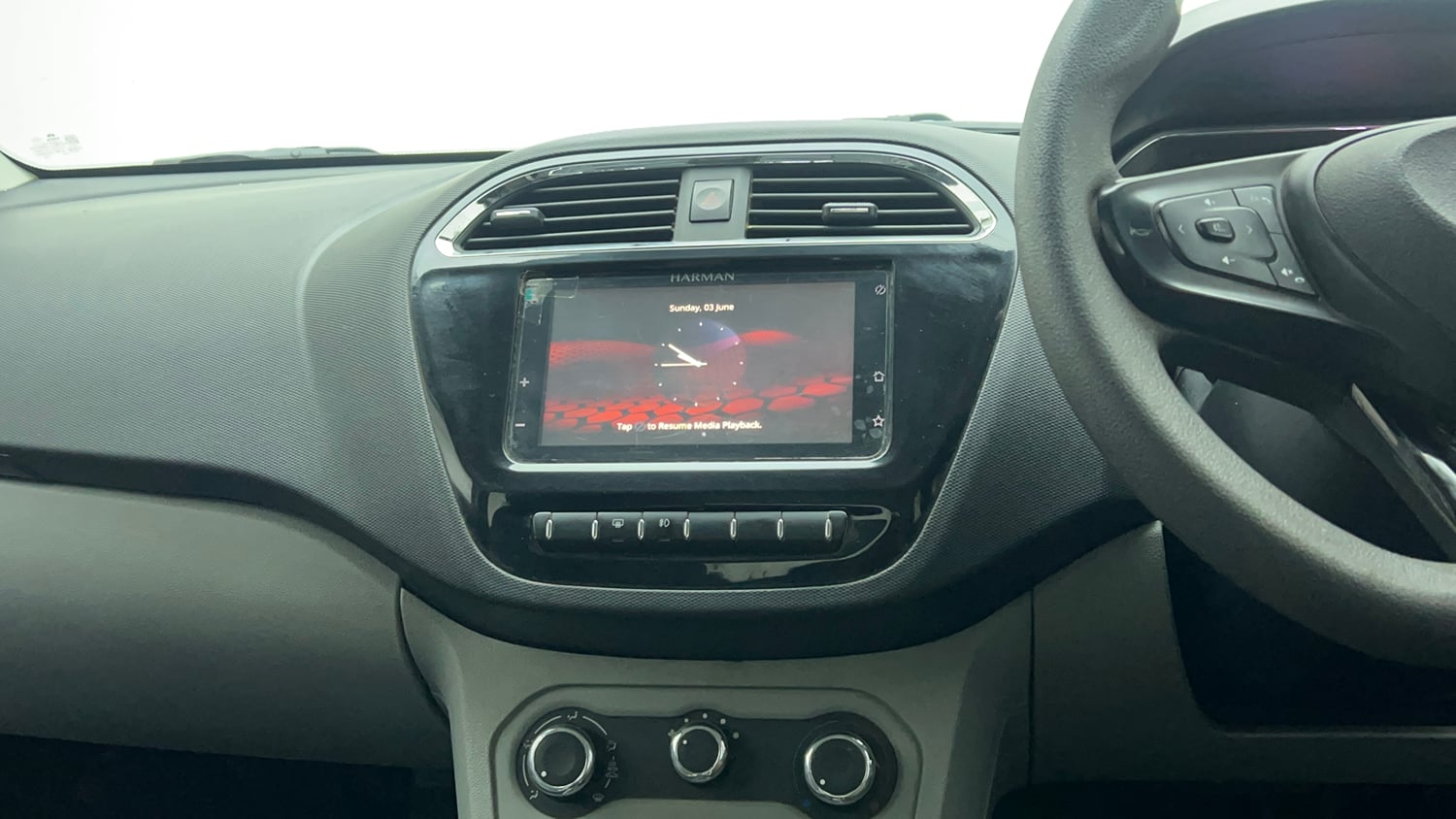 Used 2021 Tata Tiago XZ CNG( Outside Fitted ) Cng Manual top_features Integrated (in-dash) music system