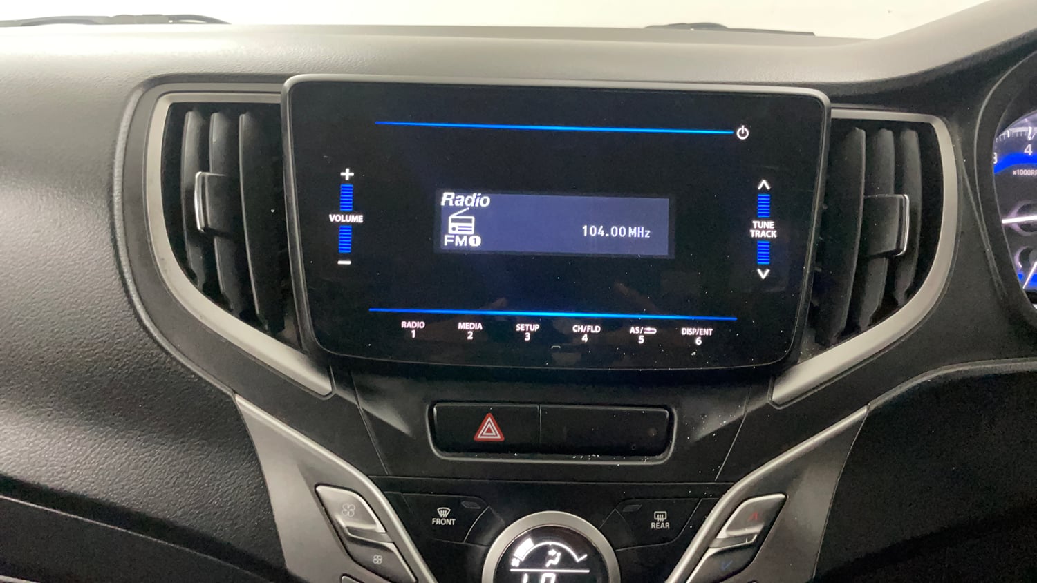 Used 2019 Maruti Suzuki Baleno Delta Petrol Manual top_features Integrated (in-dash) music system