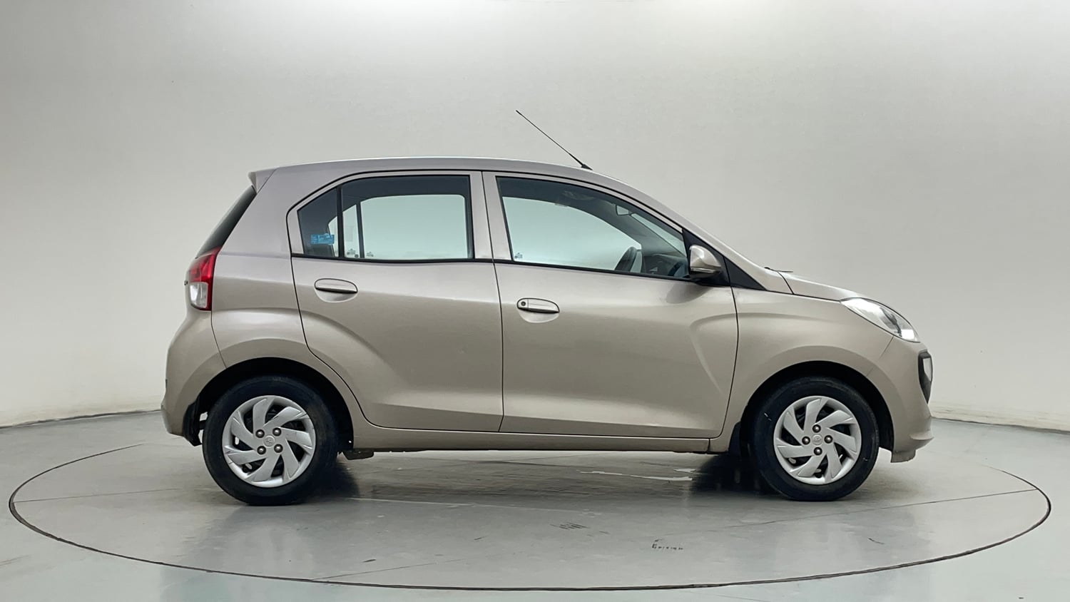Used 2019 Hyundai Santro Sportz Petrol Manual exterior RIGHT SIDE VIEW