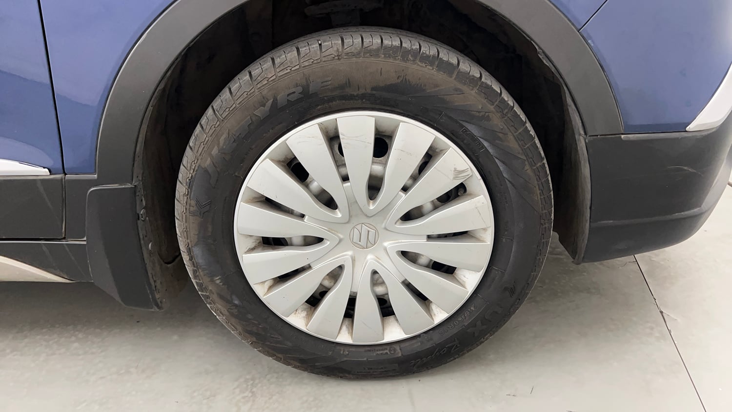Used 2022 Maruti Suzuki S-Cross Sigma Petrol Manual tyres RIGHT FRONT TYRE RIM VIEW