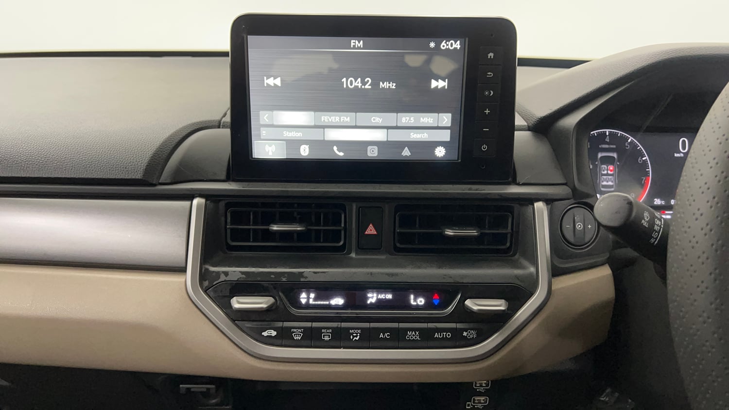 Used 2025 Honda Elevate V CVT Petrol Automatic interior MUSIC SYSTEM & AC CONTROL VIEW