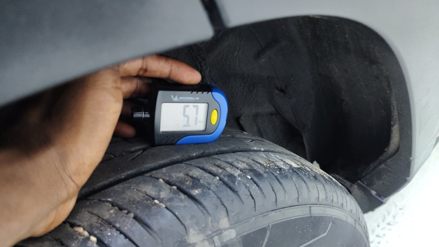 Used 2025 Nissan Magnite XE Petrol Manual tyres RIGHT REAR TYRE TREAD VIEW