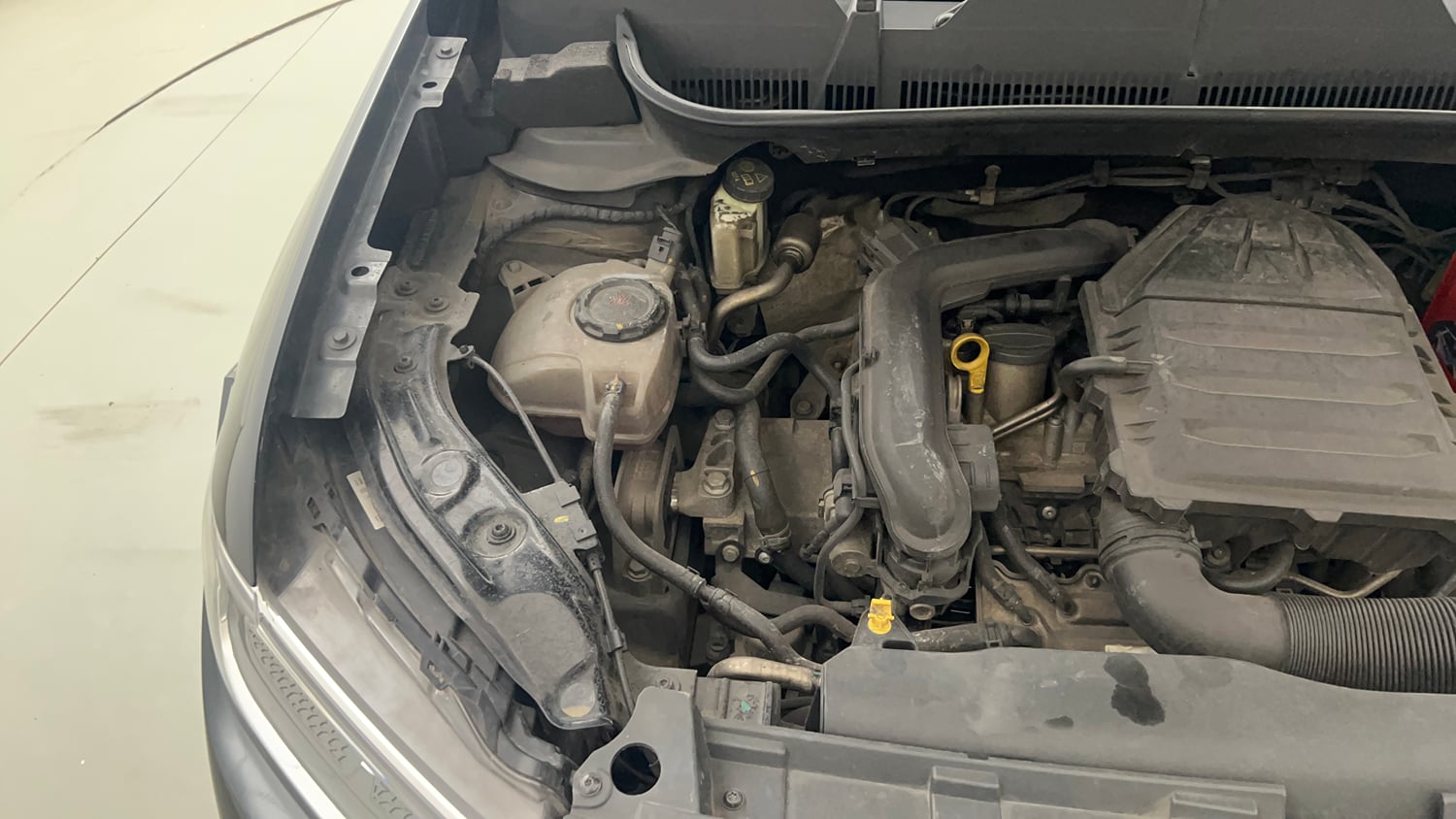 Used 2023 Volkswagen Taigun Topline 1.0 TSI MT Petrol Manual engine ENGINE RIGHT SIDE VIEW