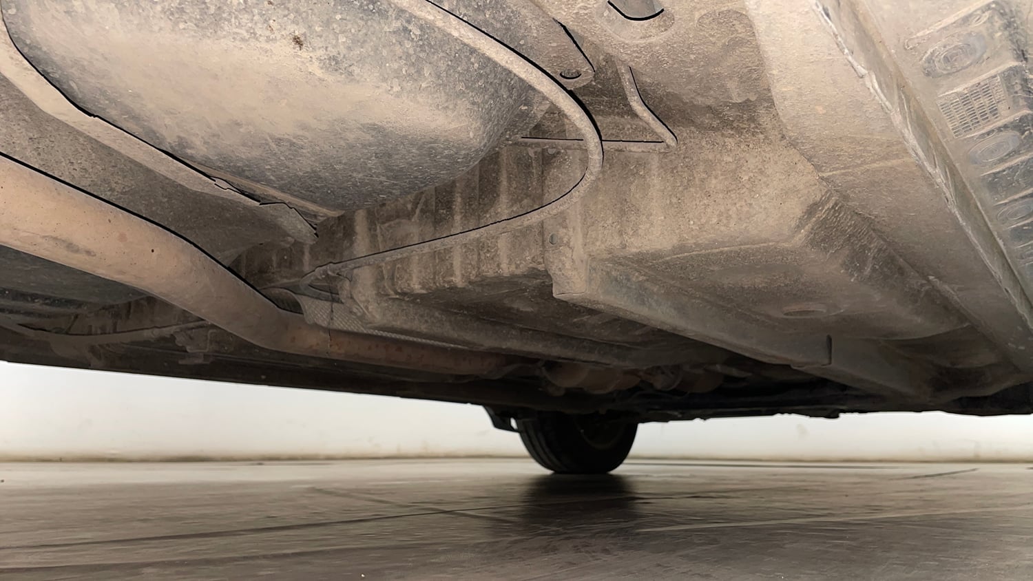 Used 2015 Toyota Corolla Altis VL AT Petrol Petrol Automatic extra REAR RIGHT UNDERBODY VIEW