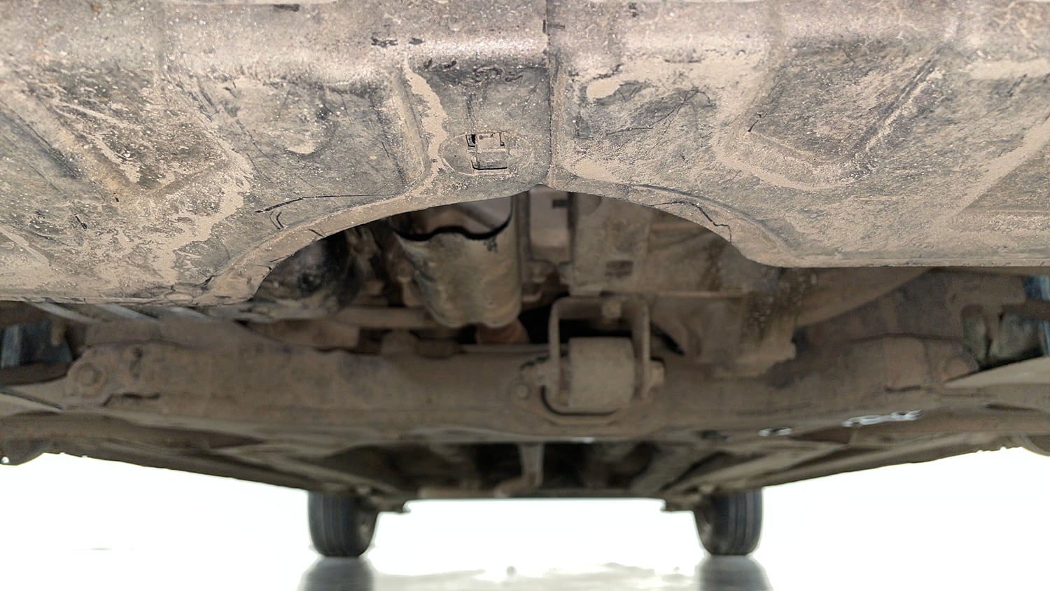 Used 2013 Hyundai i20 Asta 1.2 Petrol Manual extra FRONT LEFT UNDERBODY VIEW