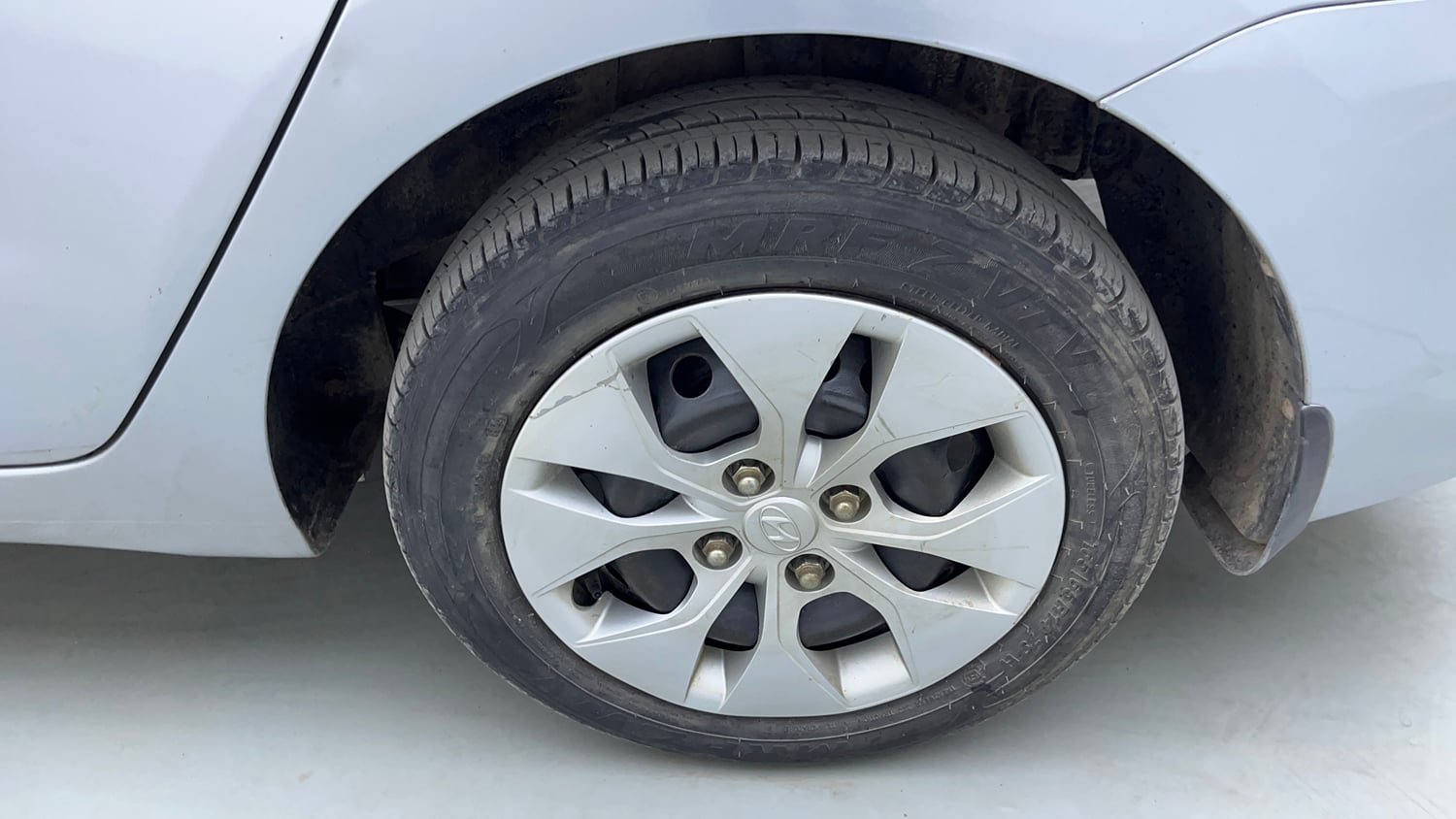 Used 2019 Hyundai Xcent S CRDi Diesel Manual tyres LEFT REAR TYRE RIM VIEW