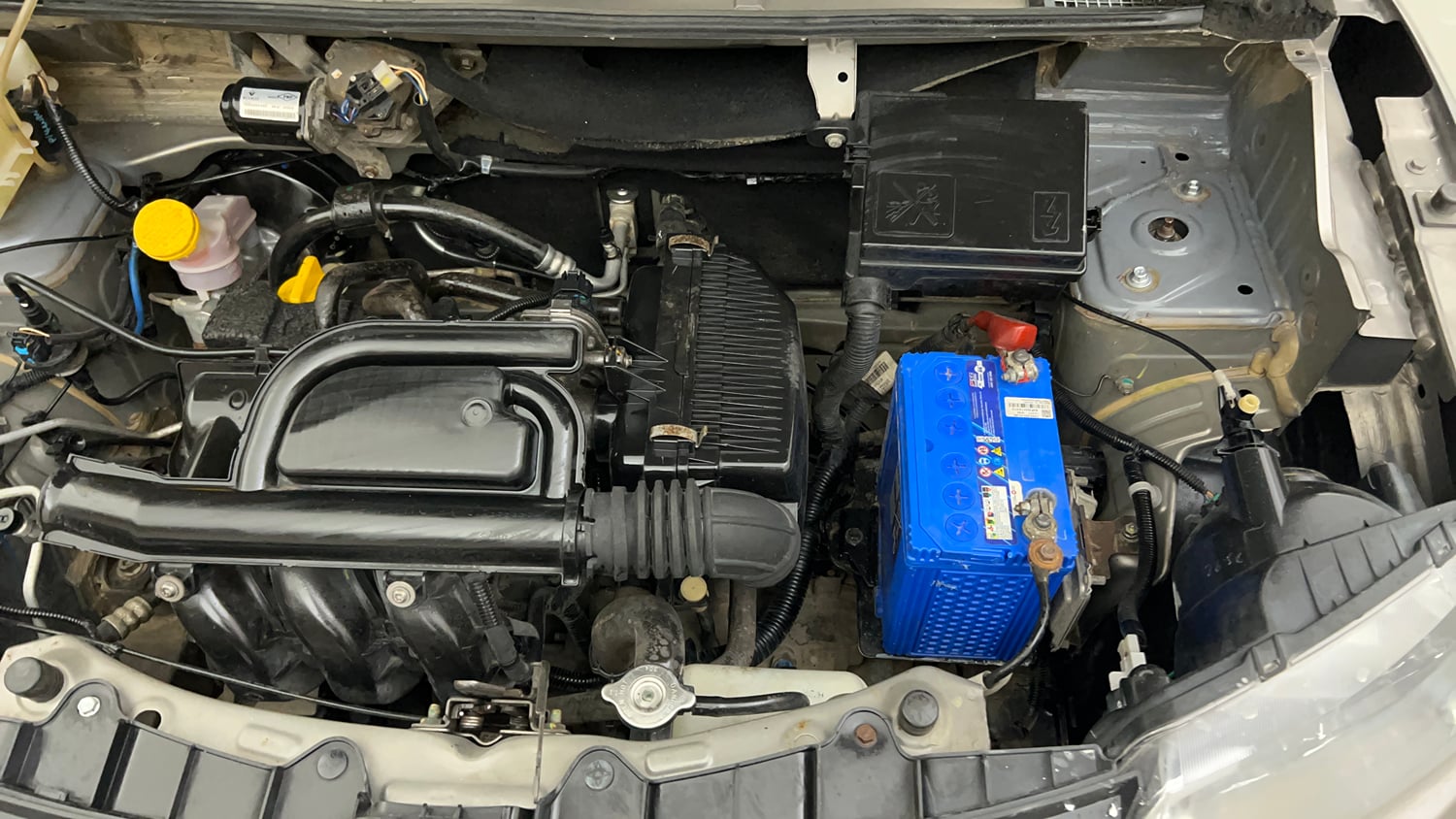Used 2018 Renault Kwid 1.0 RXL Petrol Manual engine ENGINE LEFT SIDE VIEW