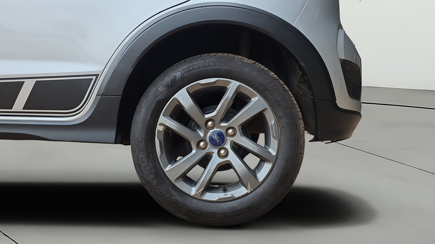 Used 2021 Ford Freestyle Titanium 1.2 Ti-VCT Petrol Manual tyres LEFT REAR TYRE RIM VIEW