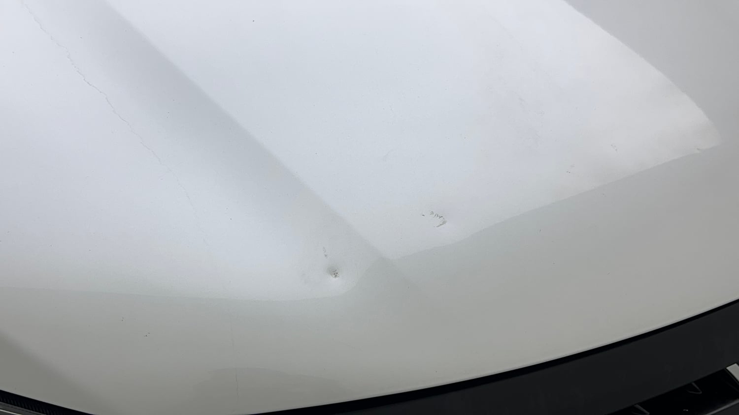 Used 2022 Mahindra XUV700 MX Petrol MT 5 STR Petrol Manual dents MINOR DENT