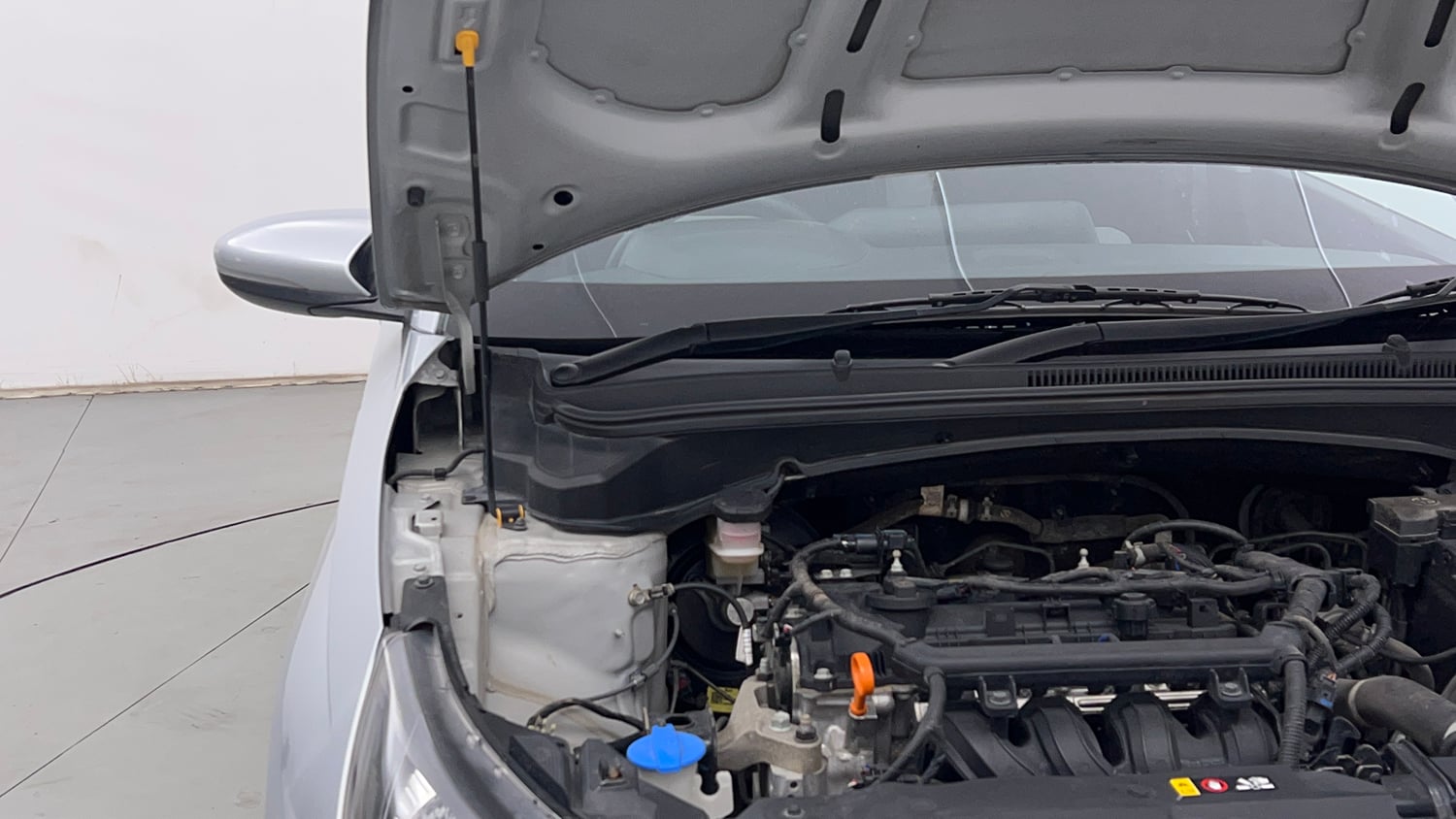 Used 2024 Hyundai i20 Sportz (O) 1.2 MT Petrol Manual engine ENGINE RIGHT SIDE HINGE & APRON VIEW