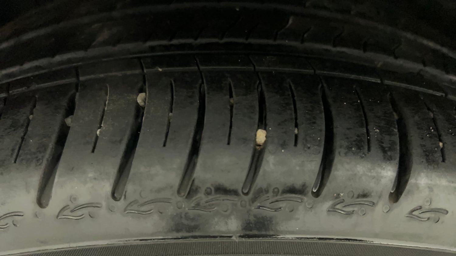 Used 2024 Volkswagen Virtus Highline 1.0 TSI MT Petrol Manual tyres LEFT FRONT TYRE TREAD VIEW