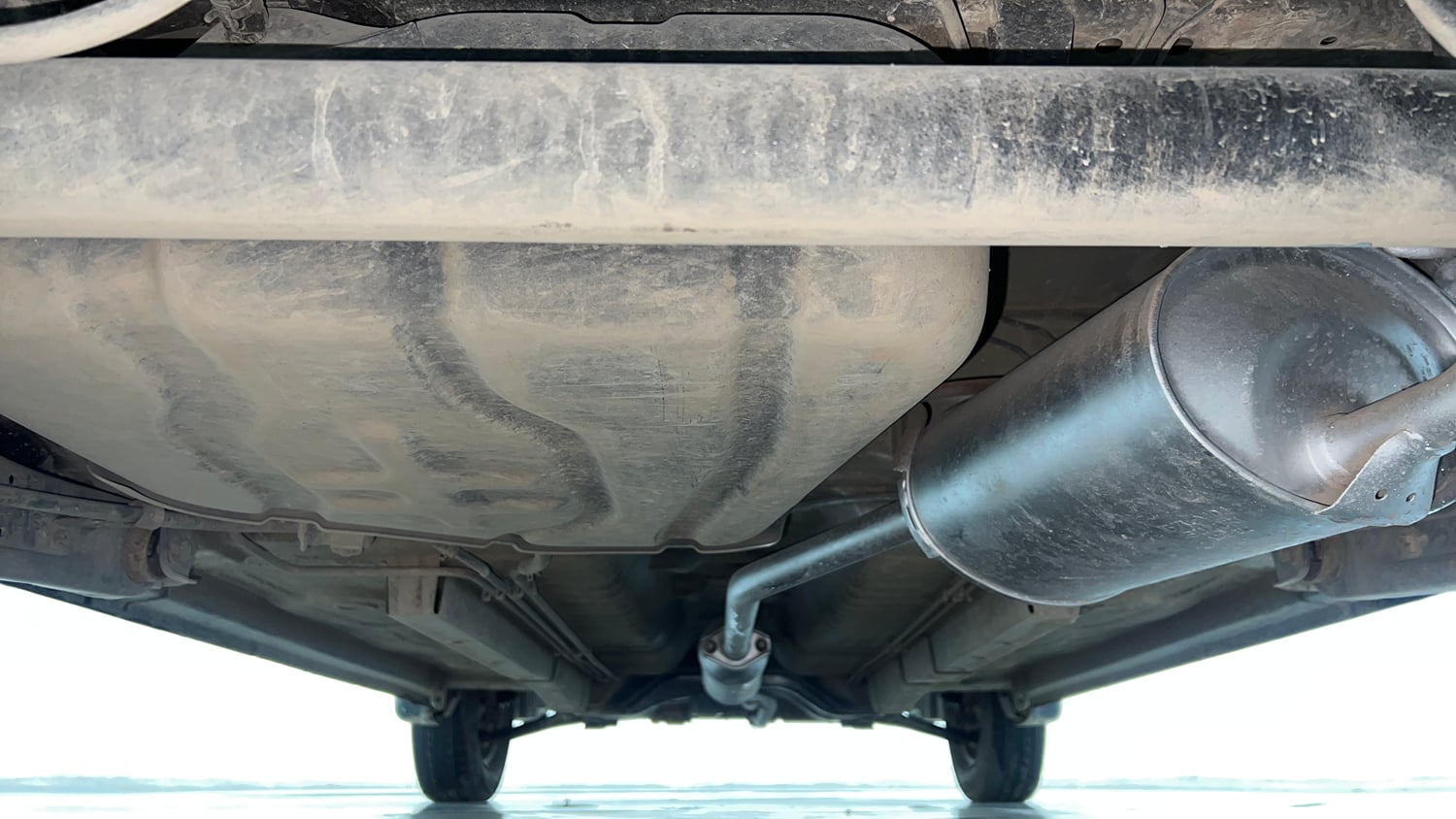 Used 2015 Maruti Suzuki Wagon R LXI CNG Cng Manual extra REAR UNDERBODY VIEW (TAKEN FROM REAR)