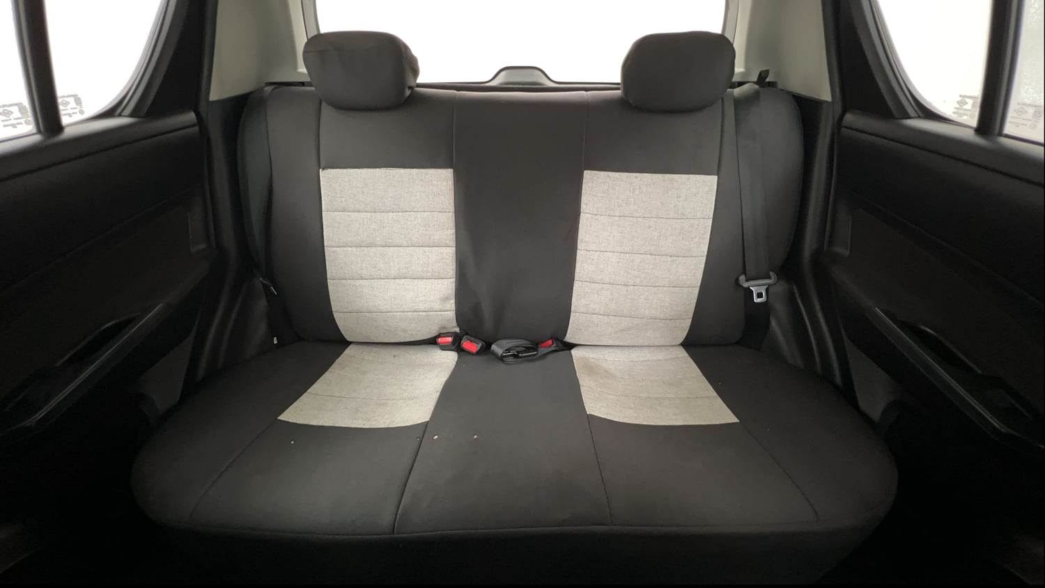 Used 2018 Maruti Suzuki Swift VXI (O) Petrol Manual interior REAR SEAT CONDITION VIEW
