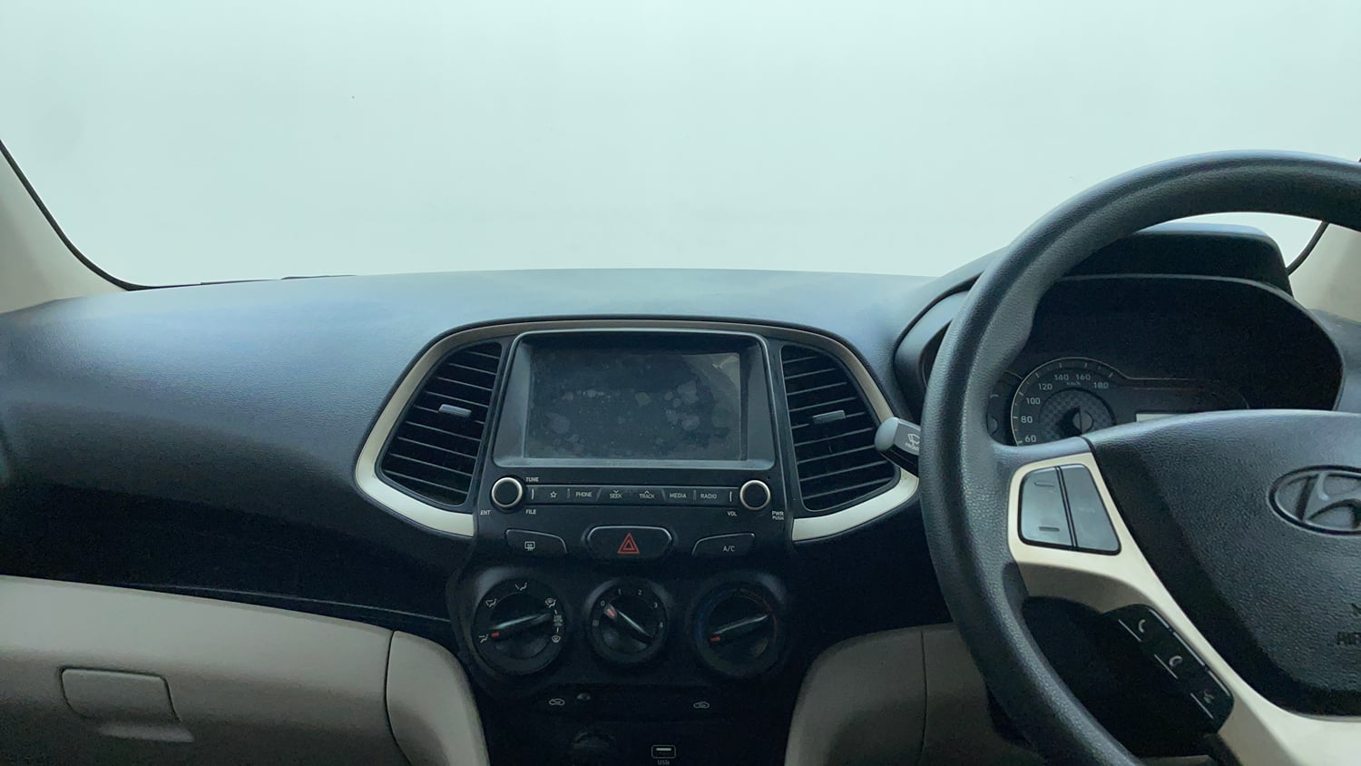Used 2019 Hyundai Santro Sportz Petrol Manual interior MUSIC SYSTEM & AC CONTROL VIEW