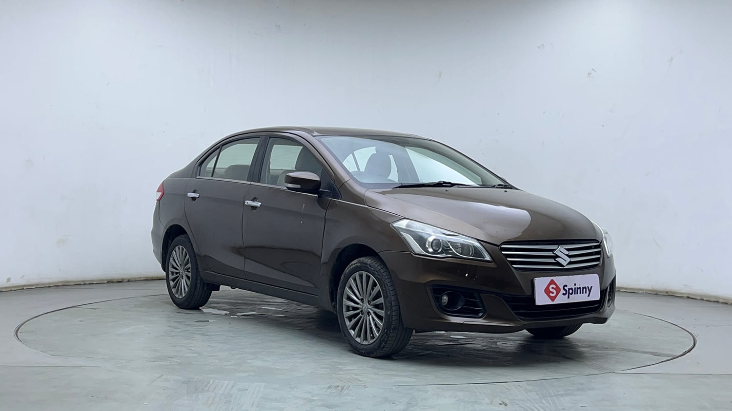 Used 2017 Maruti Suzuki Ciaz ZXI+ Petrol Manual exterior RIGHT FRONT CORNER VIEW
