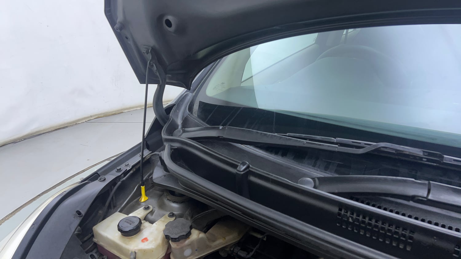 Used 2020 Hyundai Santro Sportz AMT Petrol Automatic engine ENGINE RIGHT SIDE HINGE & APRON VIEW