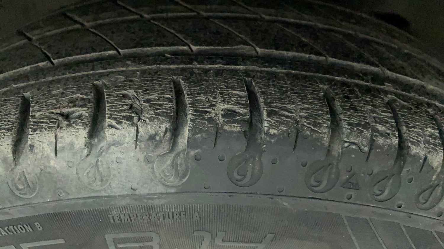 Used 2020 Tata Tiago XZ Petrol Manual tyres RIGHT FRONT TYRE TREAD VIEW