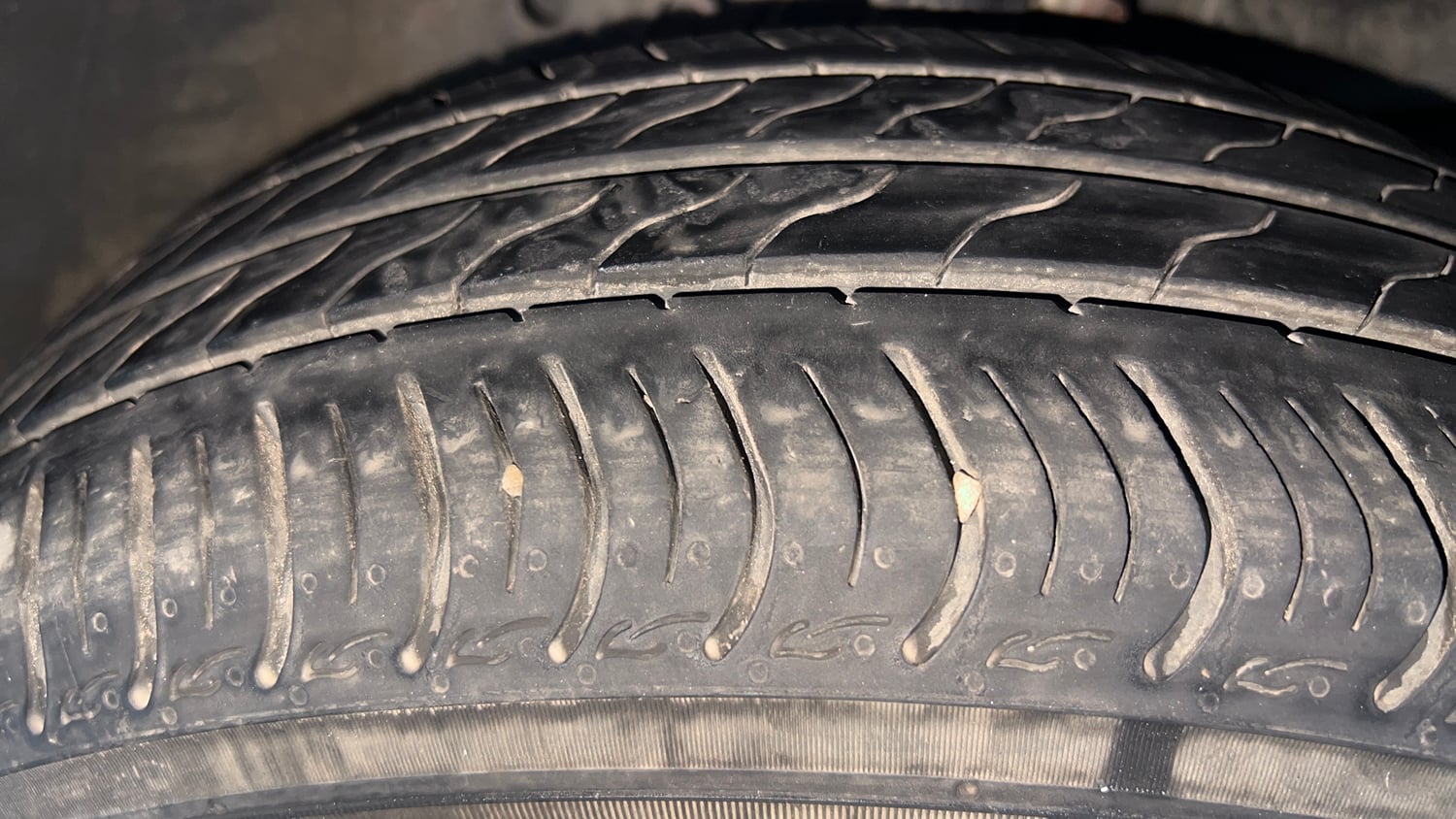 Used 2023 Honda Amaze VX 1.2 Petrol CVT Petrol Automatic tyres RIGHT FRONT TYRE TREAD VIEW