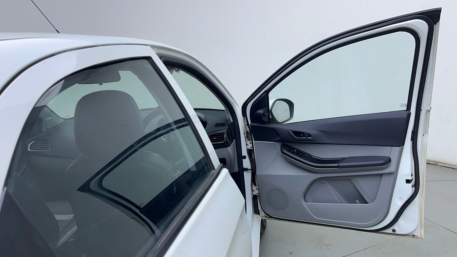 Used 2021 Tata Tiago XT Petrol Manual interior RIGHT FRONT DOOR OPEN VIEW