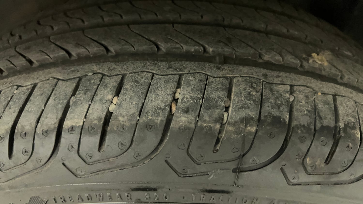 Used 2019 Volkswagen Vento Highline 1.6 (P) Petrol Manual tyres LEFT REAR TYRE TREAD VIEW