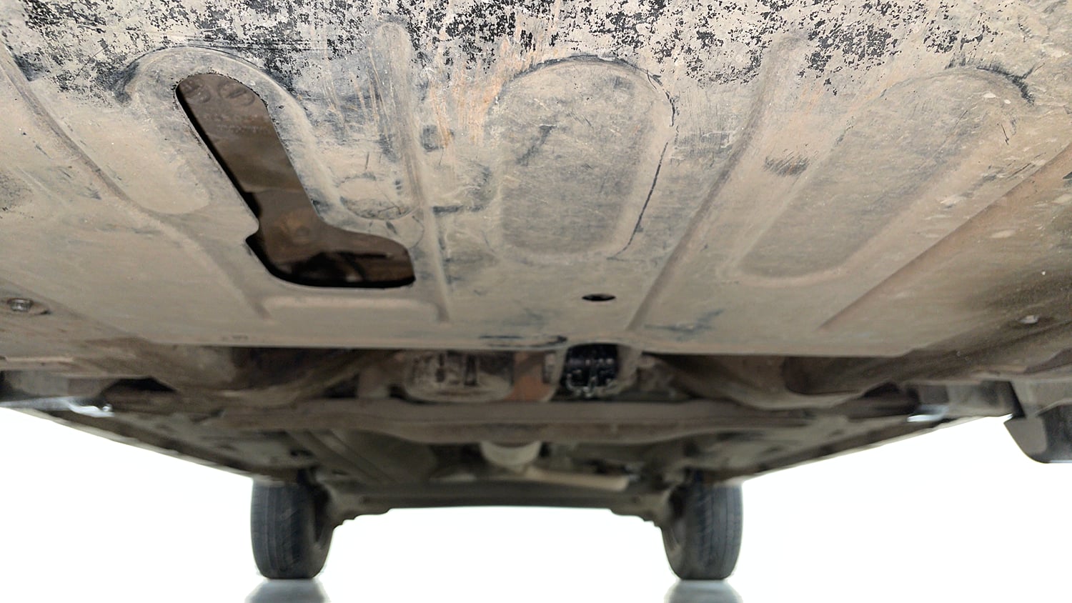 Used 2017 Renault Duster RXL Petrol Petrol Manual extra FRONT LEFT UNDERBODY VIEW