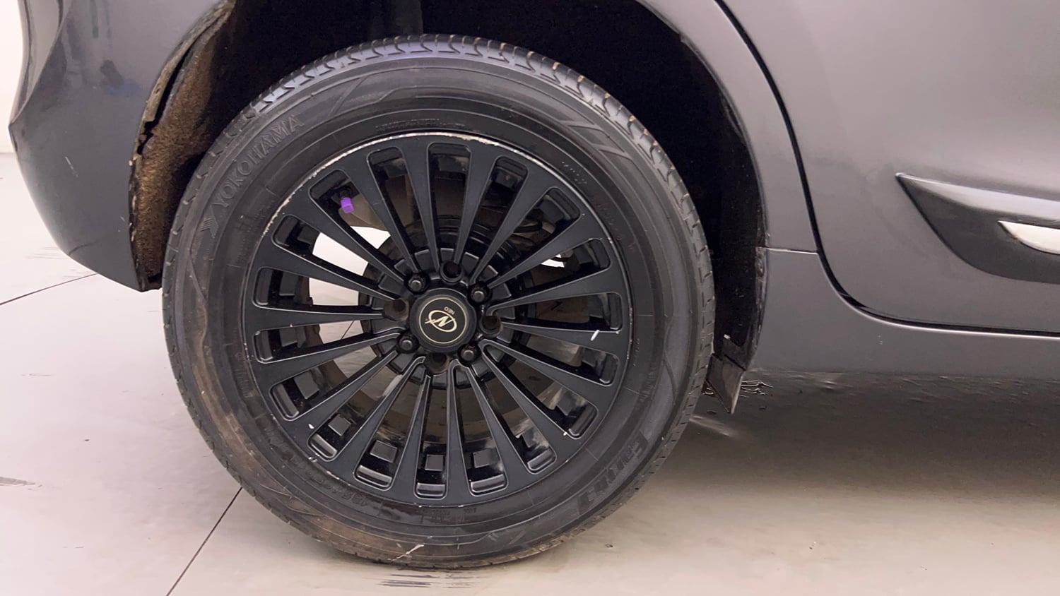 Used 2016 Maruti Suzuki Baleno Sigma 1.2 Petrol Manual tyres RIGHT REAR TYRE RIM VIEW