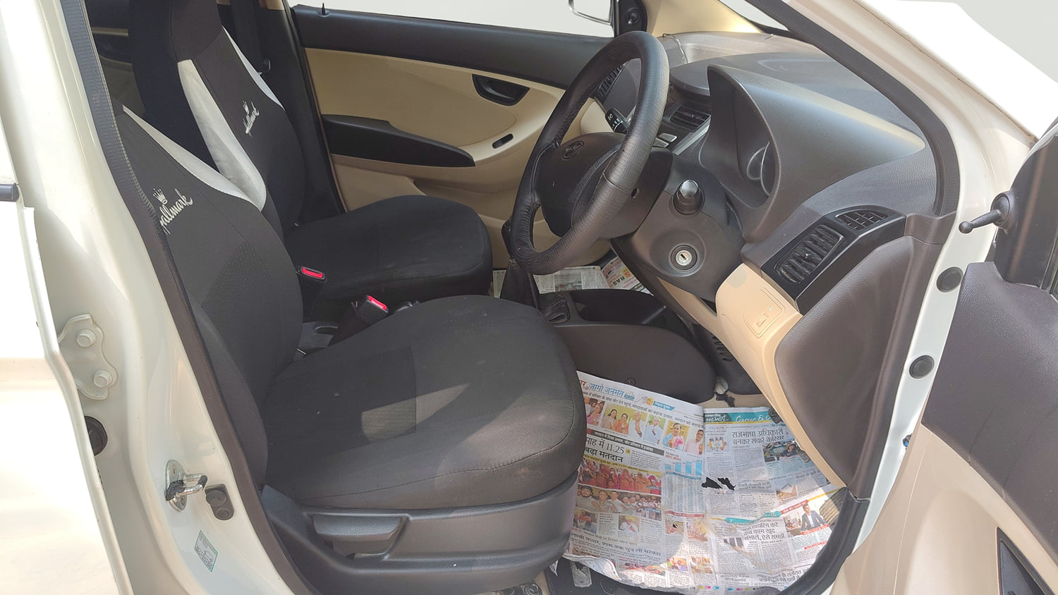 Used 2018 Hyundai Eon Magna + Petrol Manual interior RIGHT SIDE FRONT DOOR CABIN VIEW