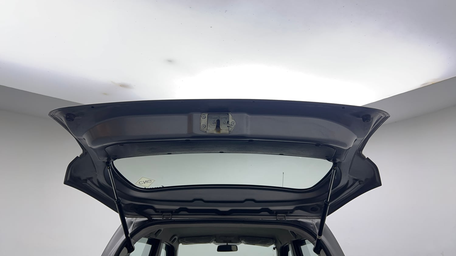 Used 2017 Maruti Suzuki Wagon R LXI CNG Cng Manual interior DICKY DOOR OPEN VIEW