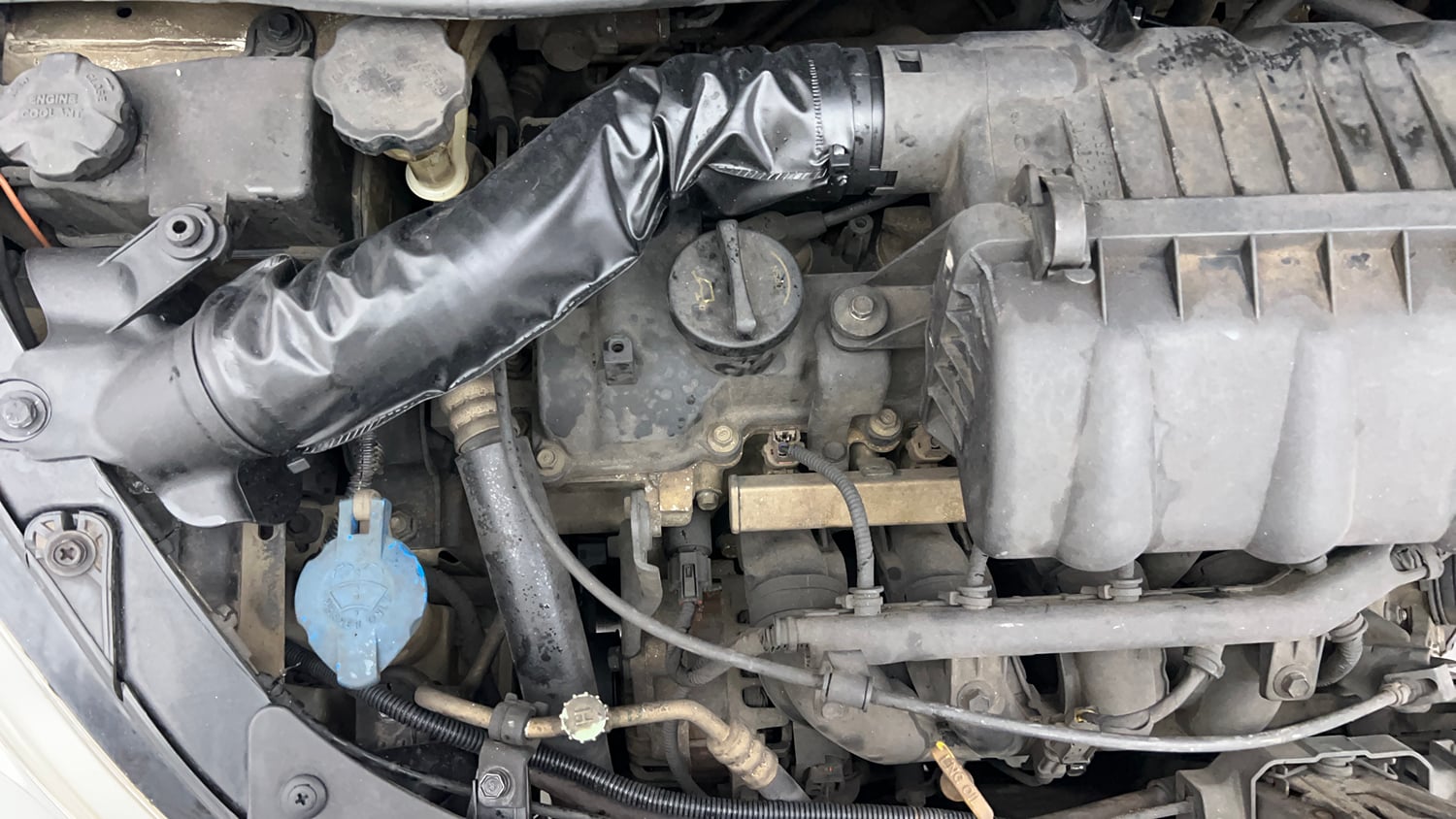 Used 2013 Hyundai i10 Sportz 1.2 Kappa2 Petrol Manual engine ENGINE RIGHT SIDE VIEW