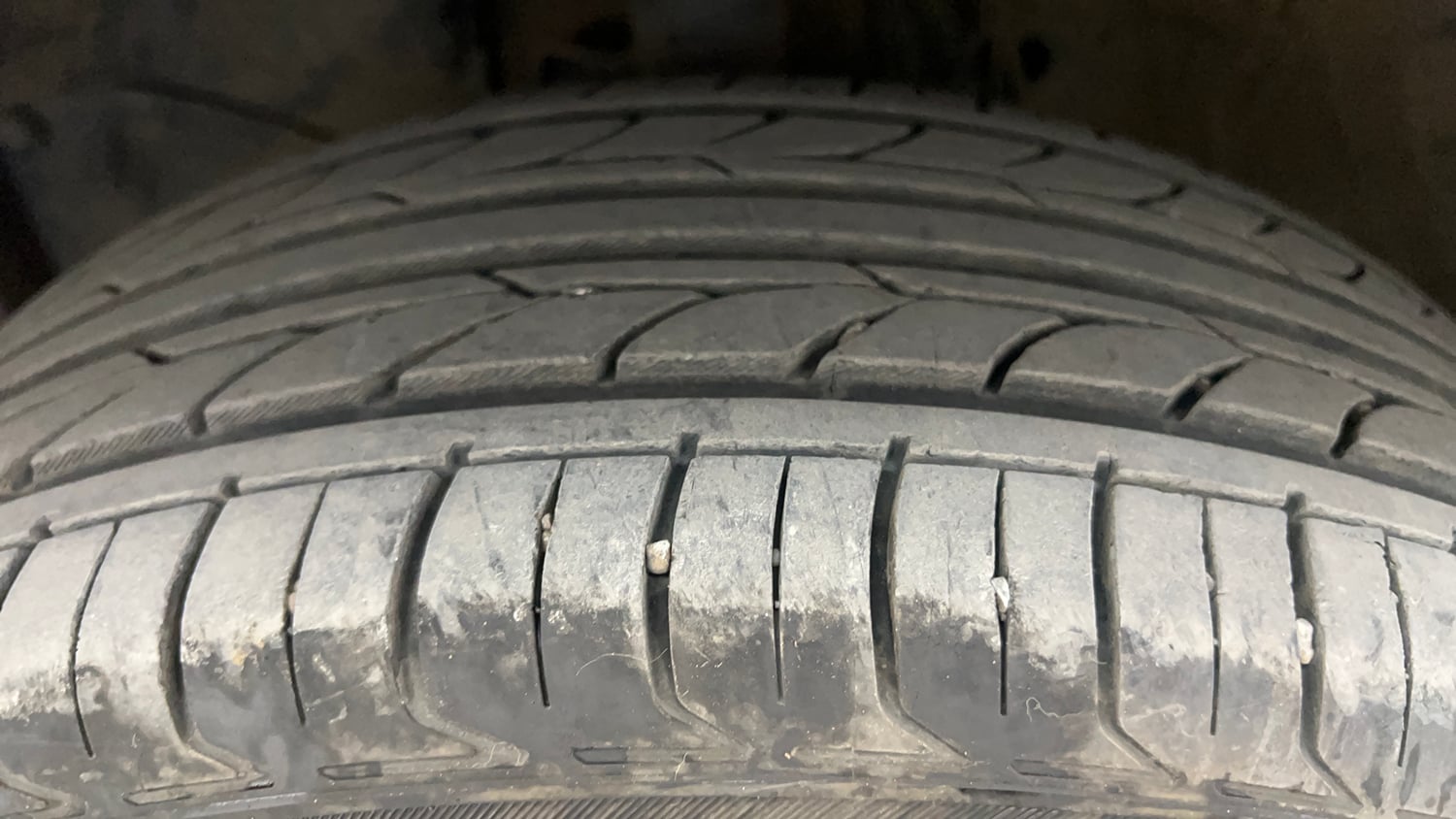 Used 2025 Honda Elevate V CVT Petrol Automatic tyres LEFT FRONT TYRE TREAD VIEW