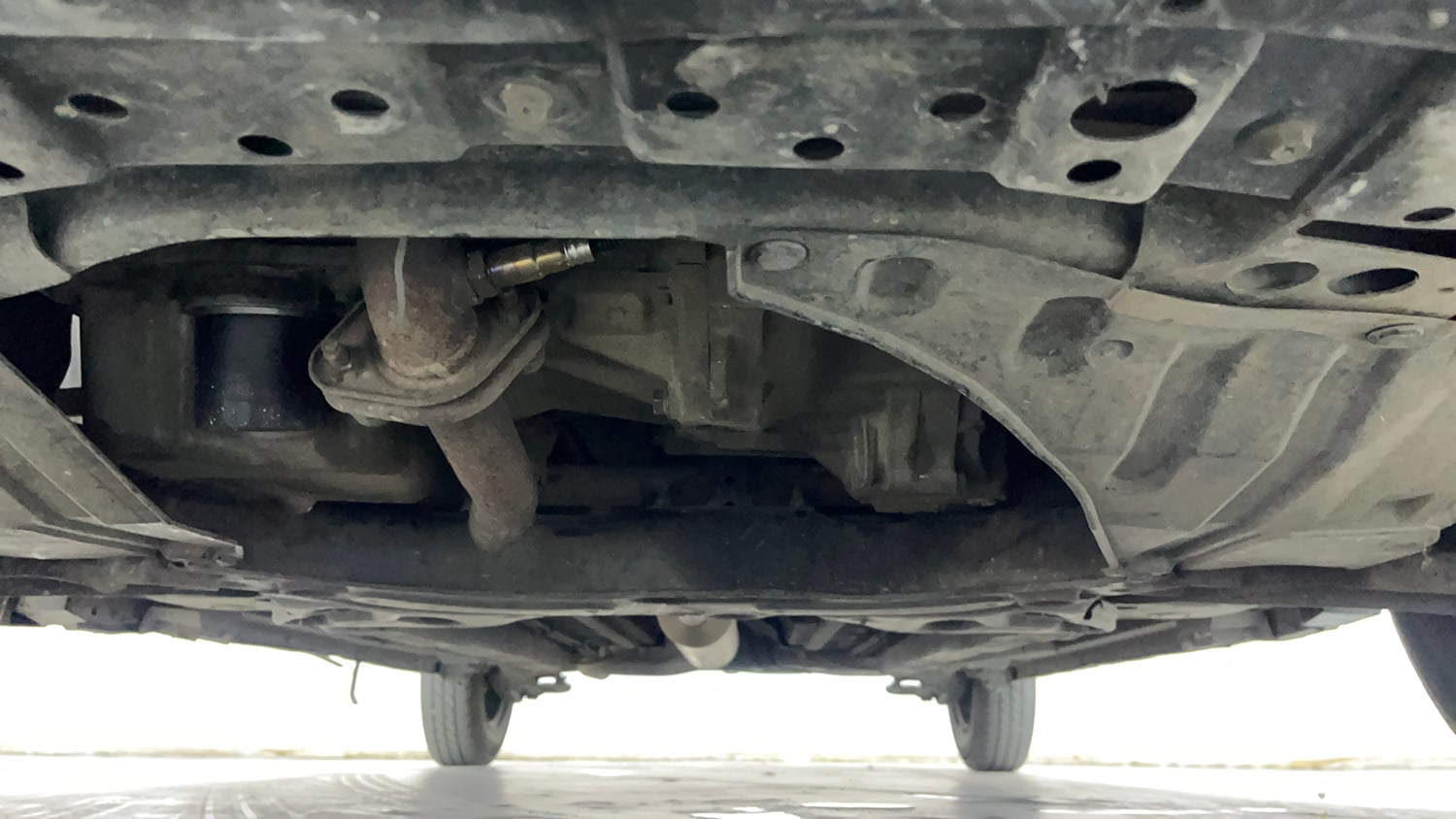 Used 2012 Maruti Suzuki Swift VXi Petrol Manual extra FRONT LEFT UNDERBODY VIEW