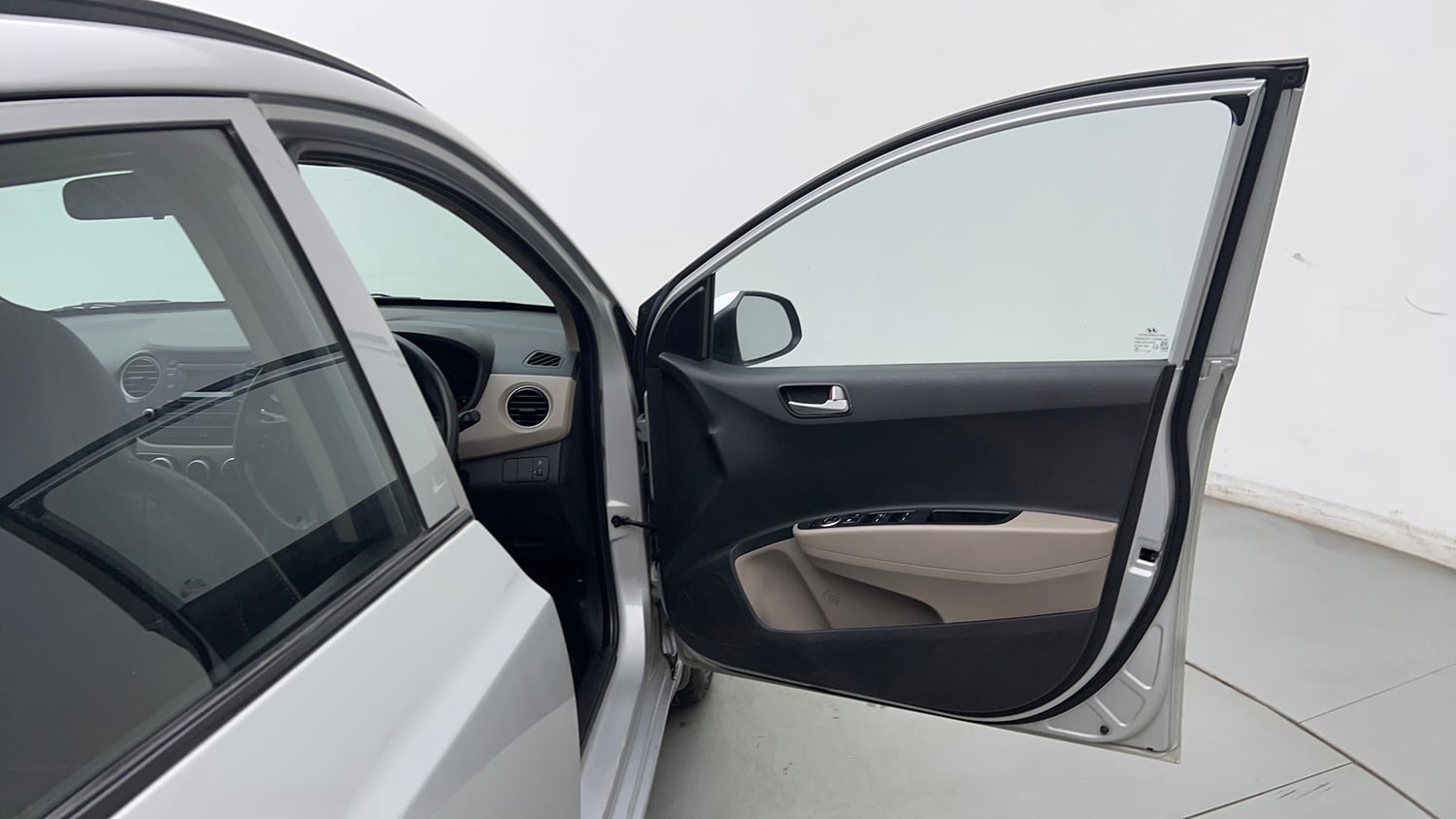 Used 2015 Hyundai Grand i10 Sportz 1.2 Kappa VTVT Petrol Manual interior RIGHT FRONT DOOR OPEN VIEW