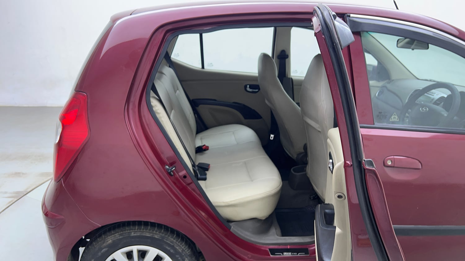 Used 2015 Hyundai i10 Sportz 1.1 iRDE2 Petrol Manual interior RIGHT SIDE REAR DOOR CABIN VIEW
