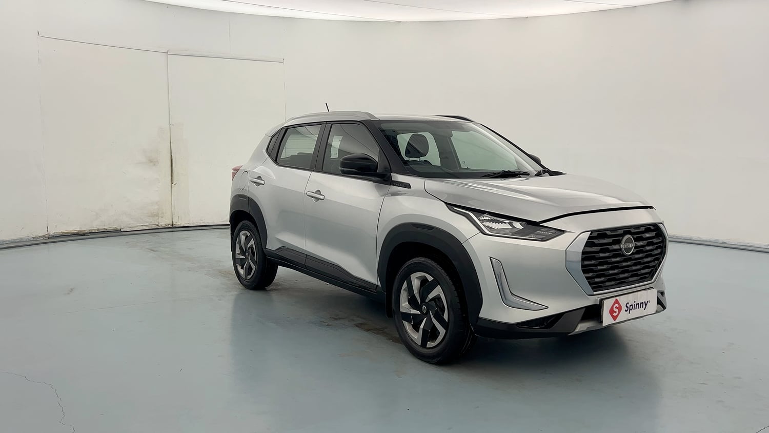 Used 2021 Nissan Magnite XL Petrol Manual exterior RIGHT FRONT CORNER VIEW