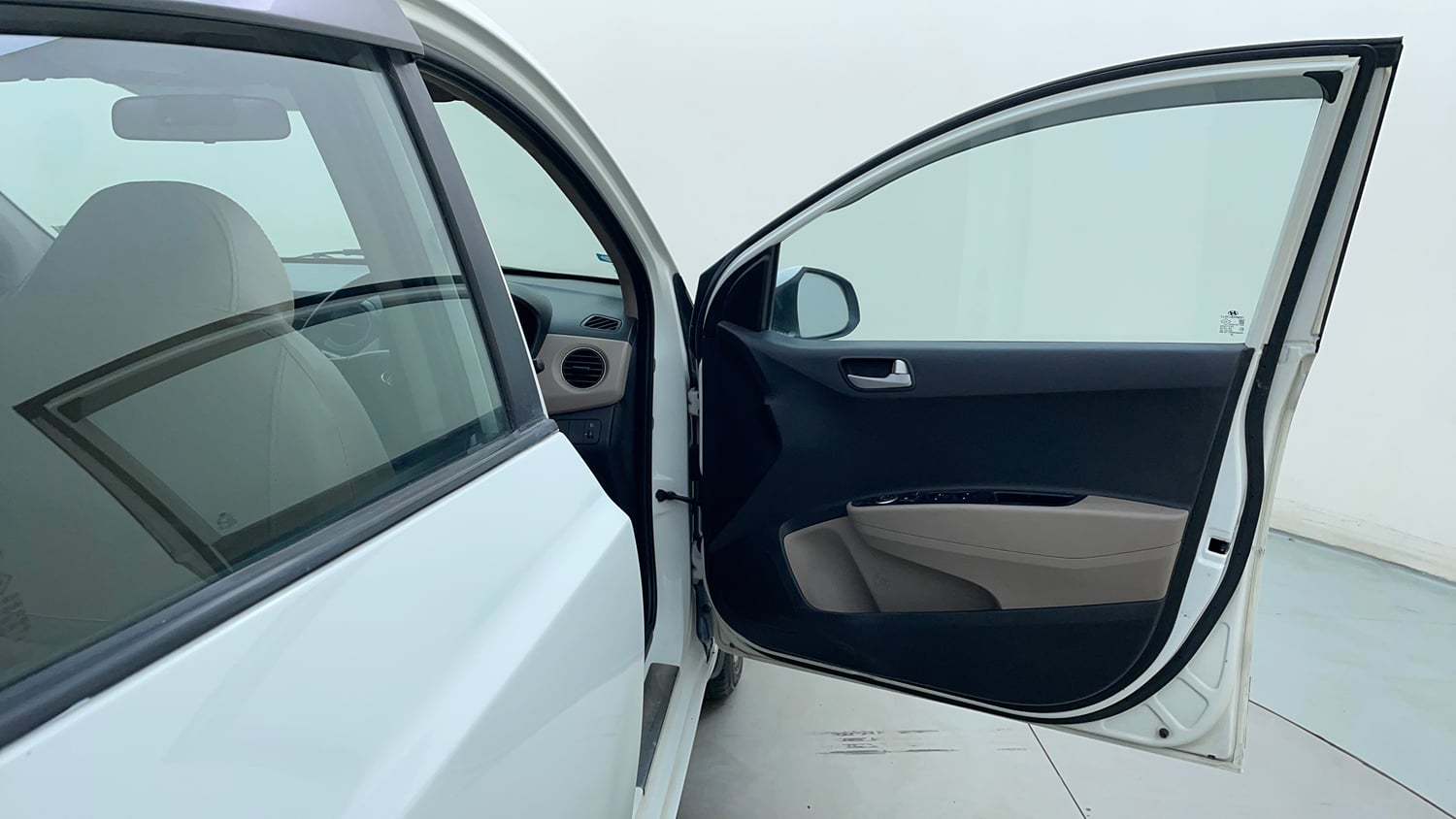 Used 2016 Hyundai Xcent S 1.2 Petrol Manual interior RIGHT FRONT DOOR OPEN VIEW