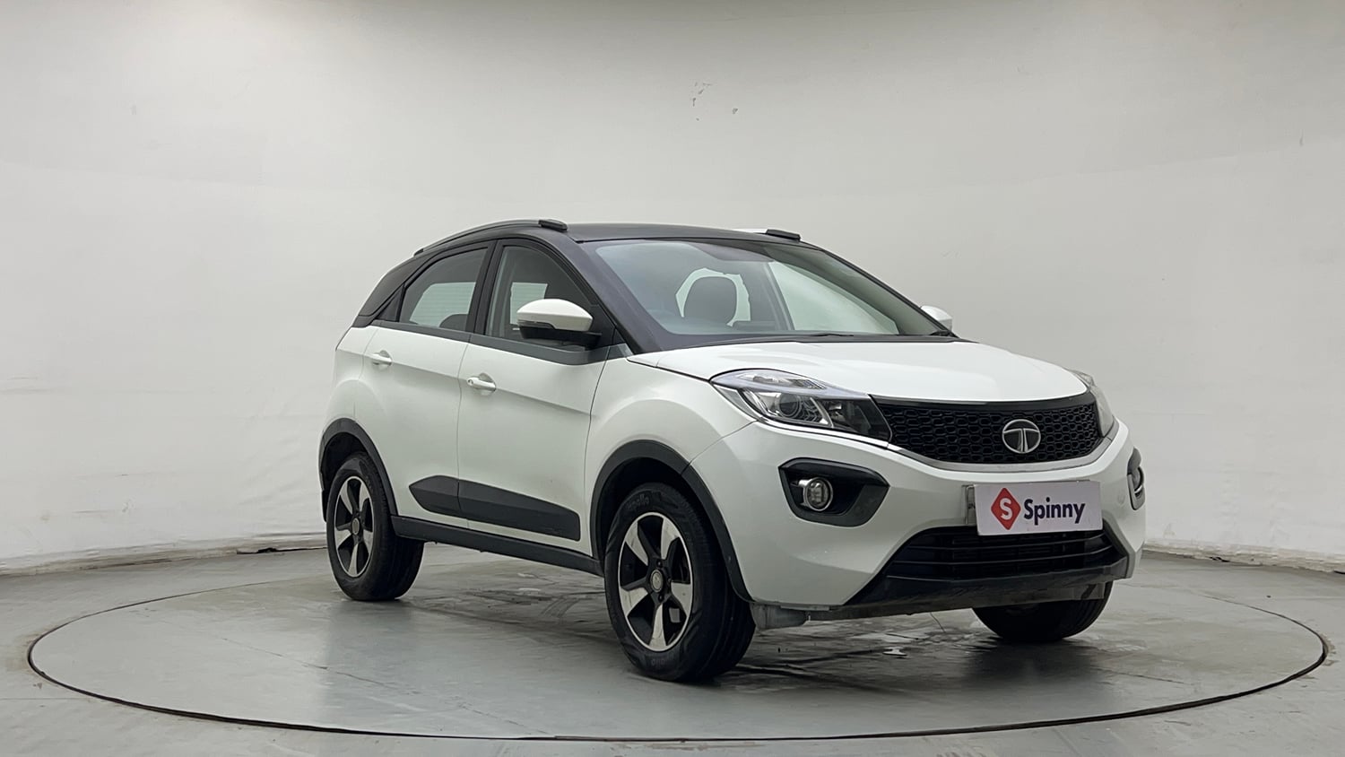 Used 2018 Tata Nexon XZA Plus Petrol Petrol Automatic exterior RIGHT FRONT CORNER VIEW