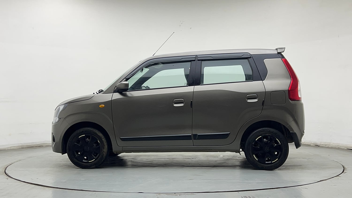 Used 2023 Maruti Suzuki Wagon R VXI 1.0 Petrol Manual exterior LEFT SIDE VIEW