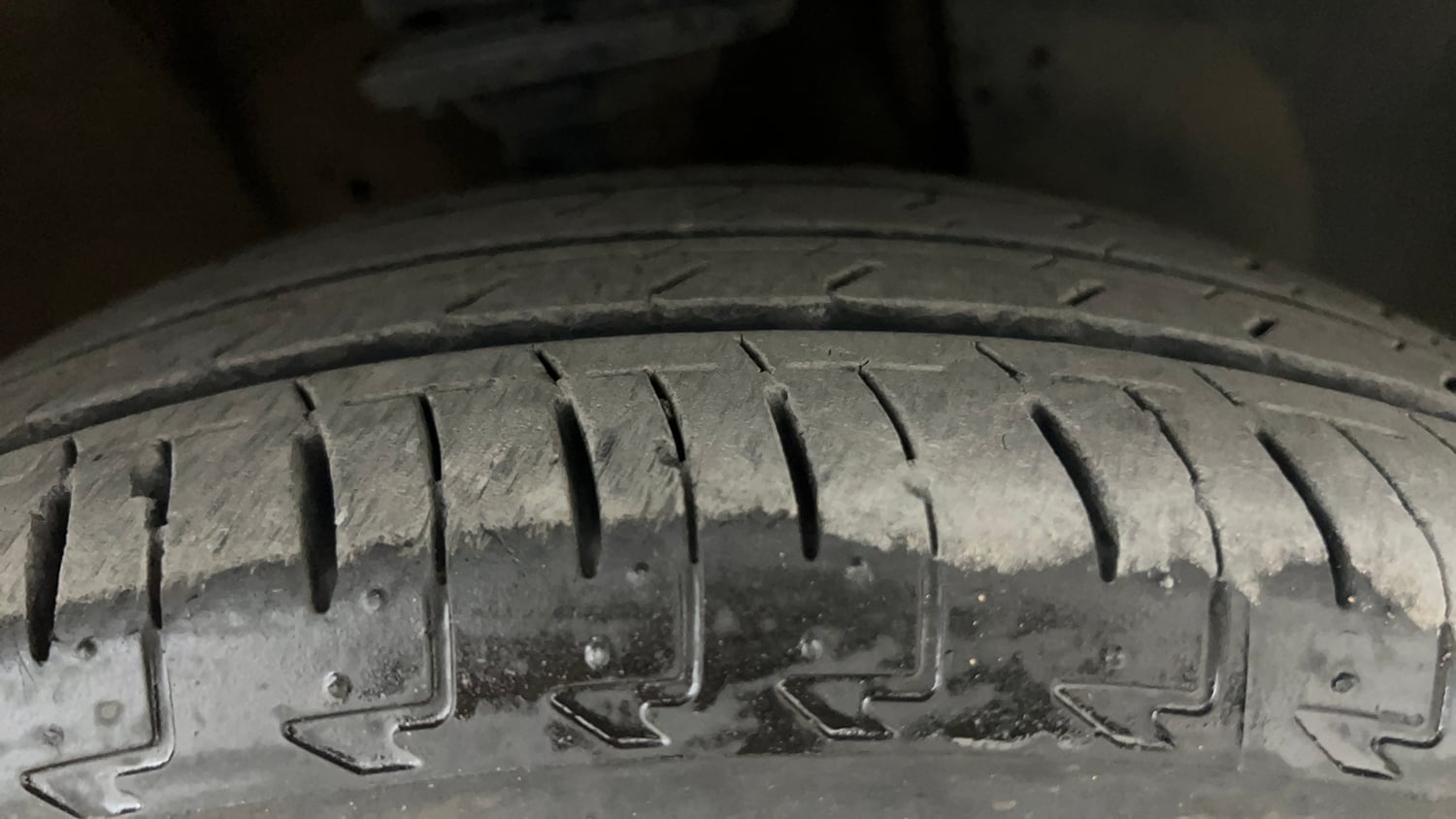 Used 2022 Maruti Suzuki Ignis Delta 1.2 AMT Petrol Automatic tyres RIGHT FRONT TYRE TREAD VIEW