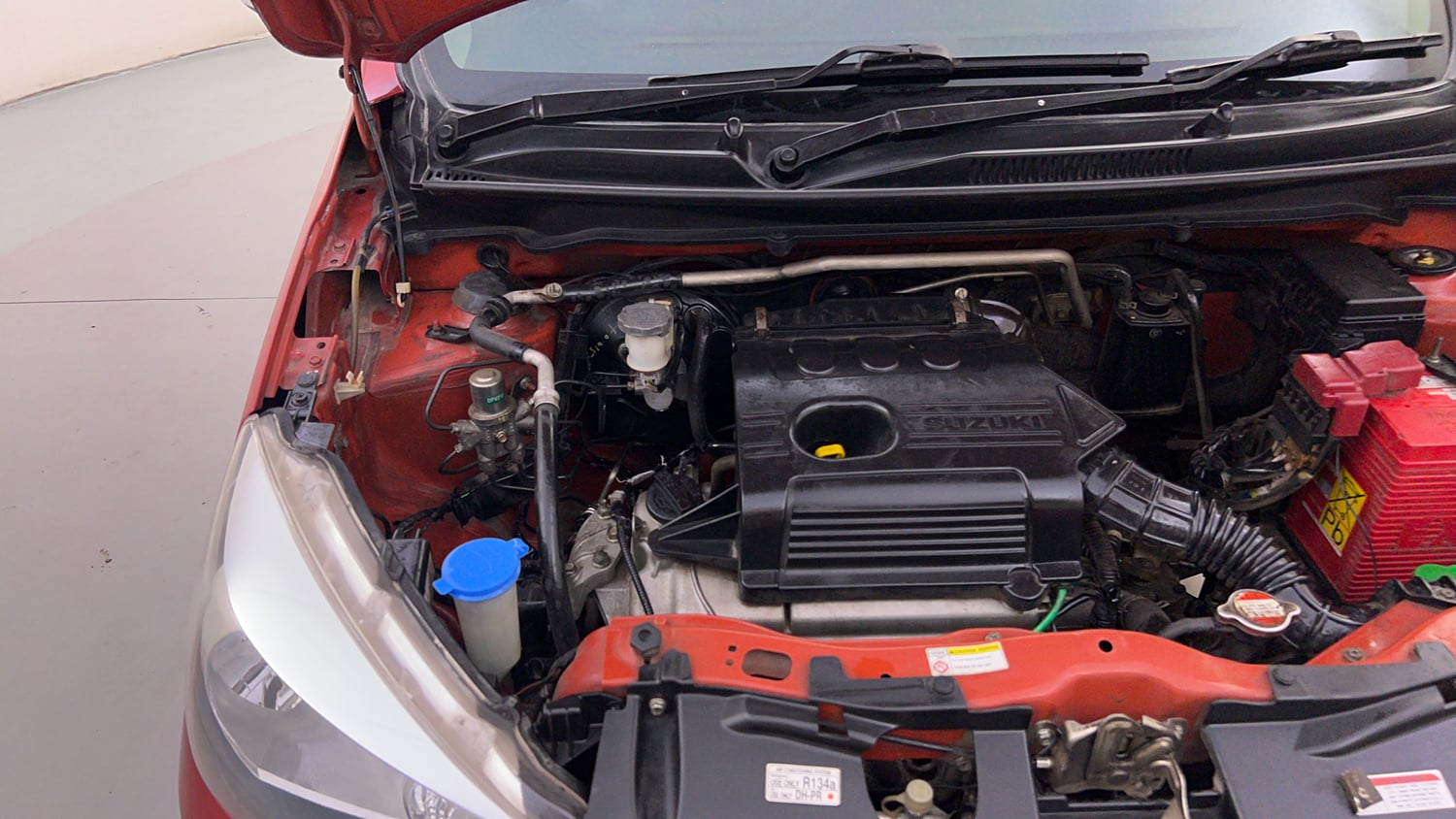 Used 2016 Maruti Suzuki Celerio VXi Petrol Manual engine ENGINE RIGHT SIDE HINGE & APRON VIEW