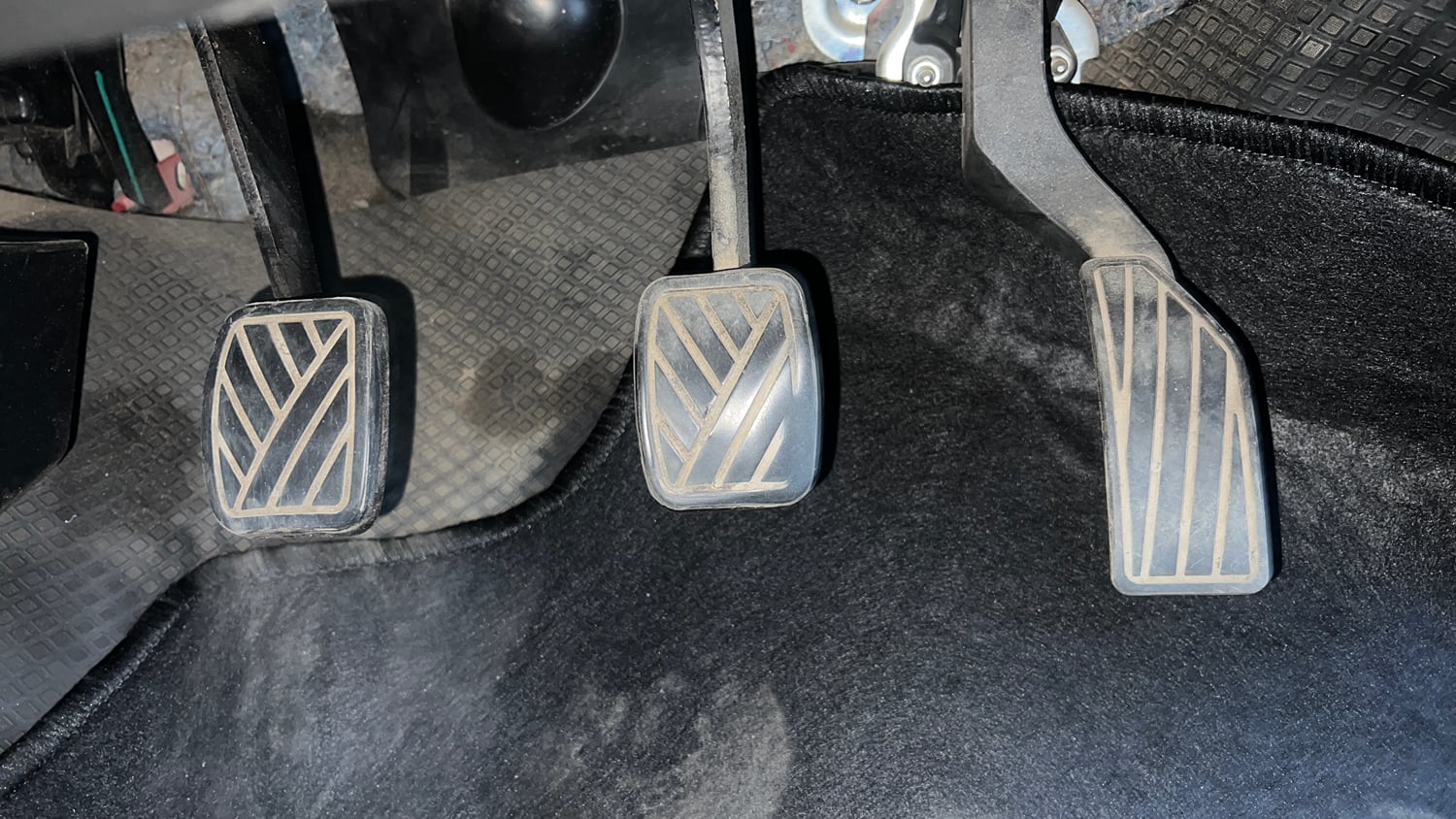 Used 2014 Maruti Suzuki Swift VXi Petrol Manual interior PEDALS VIEW