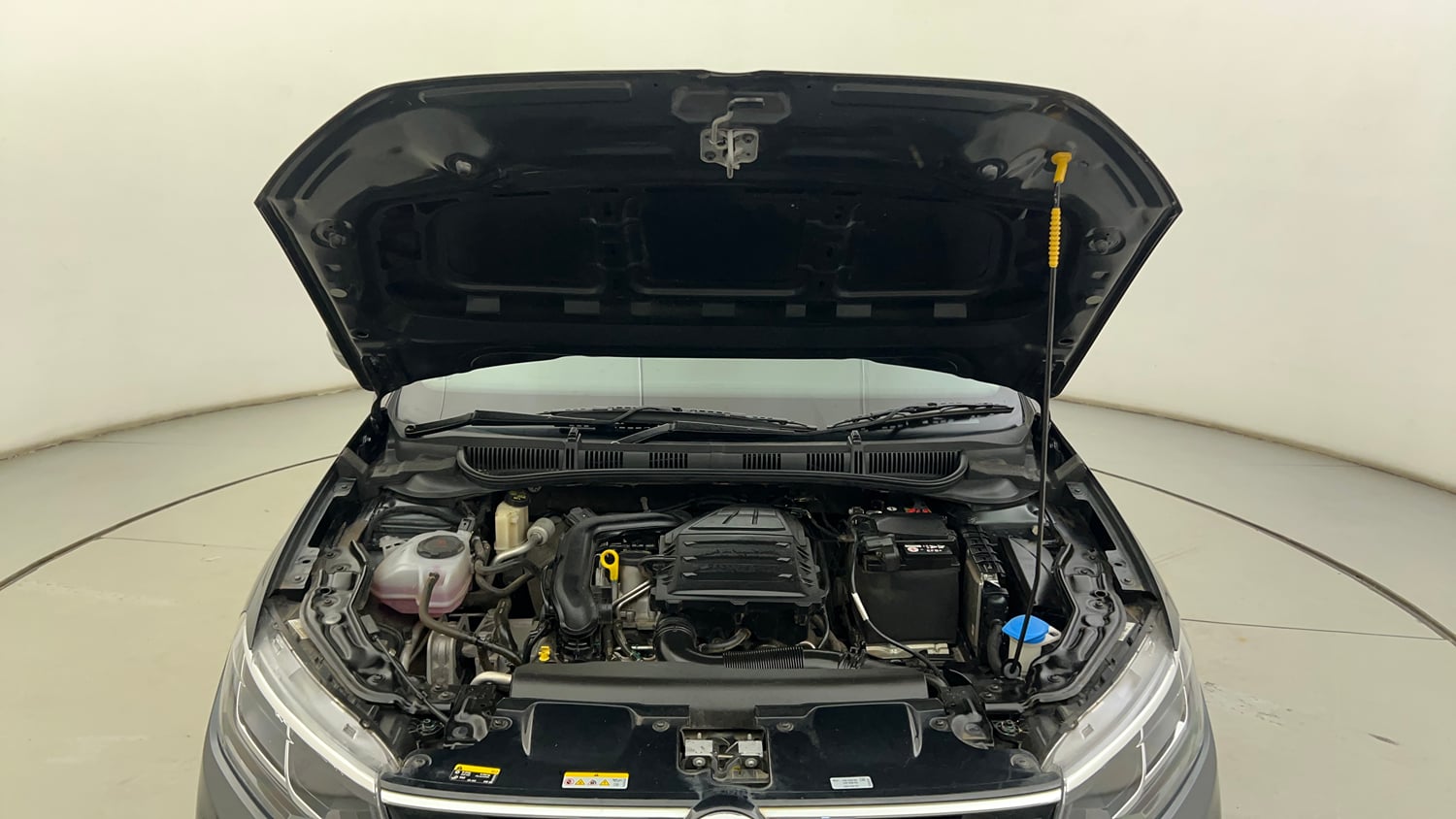 Used 2024 Volkswagen Virtus Highline 1.0 TSI MT Petrol Manual engine ENGINE & BONNET OPEN FRONT VIEW