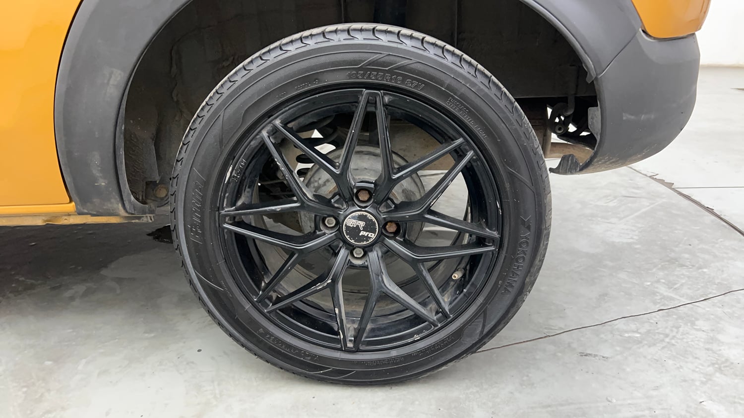 Used 2020 Renault Triber RXZ EASY-R AMT Petrol Automatic tyres LEFT REAR TYRE RIM VIEW